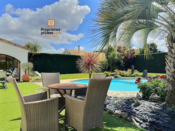 DEPT 33  Mérignac - Maison d'exception 8 pièce(s) 181 m2 avec jardin paysagé et piscine chauffée