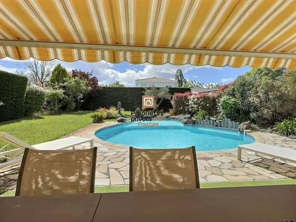 DEPT 33  Mérignac - Maison d'exception 8 pièce(s) 181 m2 avec jardin paysagé et piscine chauffée