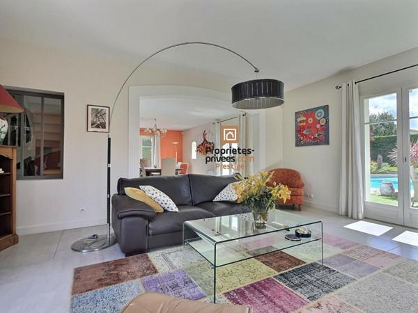 DEPT 33  Mérignac - Maison d'exception 8 pièce(s) 181 m2 avec jardin paysagé et piscine chauffée