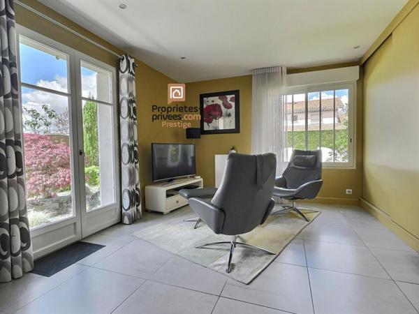 DEPT 33  Mérignac - Maison d'exception 8 pièce(s) 181 m2 avec jardin paysagé et piscine chauffée