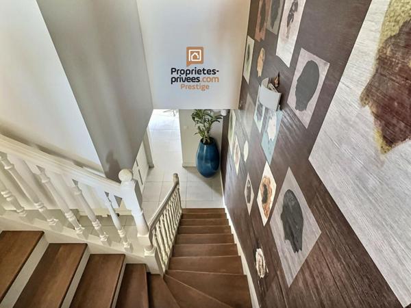 DEPT 33  Mérignac - Maison d'exception 8 pièce(s) 181 m2 avec jardin paysagé et piscine chauffée