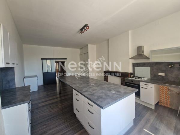 Immeuble avec magasin + Appartements au Coeur de Nontron avec Jardin (