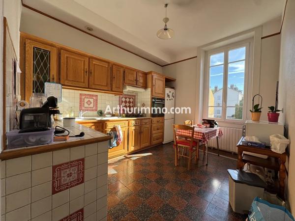 Location                                                      Appartement
                        
                     3 pièces                      89 m2                     à Lons-le-Saunier