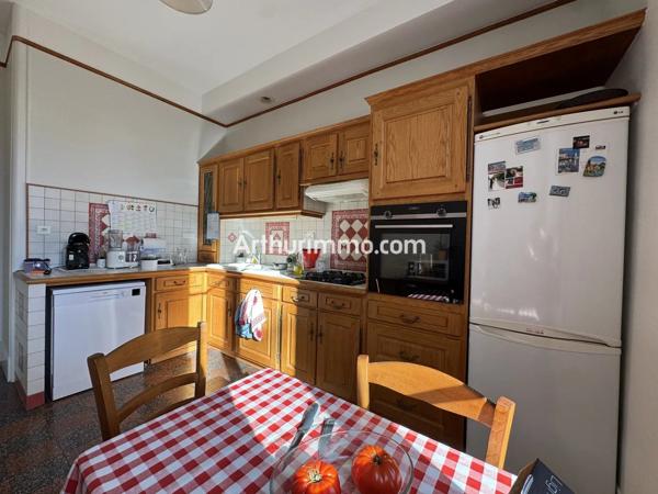 Location                                                      Appartement
                        
                     3 pièces                      89 m2                     à Lons-le-Saunier