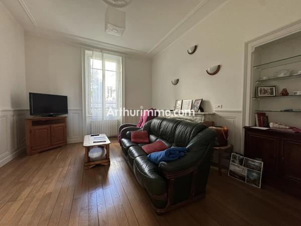 Location                                                      Appartement
                        
                     3 pièces                      89 m2                     à Lons-le-Saunier