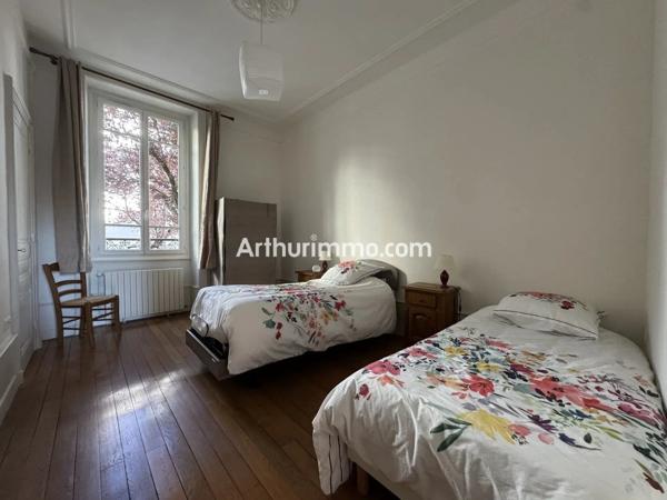 Location                                                      Appartement
                        
                     3 pièces                      89 m2                     à Lons-le-Saunier