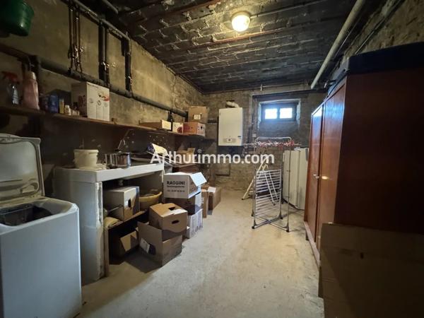 Location                                                      Appartement
                        
                     3 pièces                      89 m2                     à Lons-le-Saunier