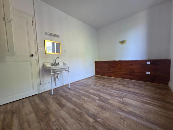 L’authenticité de la pierre, la chaleur des volumes, la vue des montagnes… votre future maison vous attend.