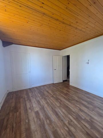 L’authenticité de la pierre, la chaleur des volumes, la vue des montagnes… votre future maison vous attend.