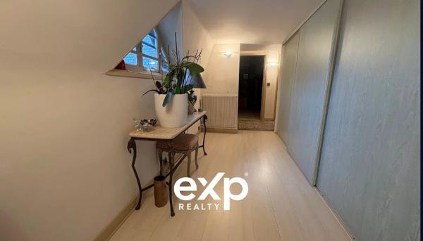 Propriété atypique de 403 m²