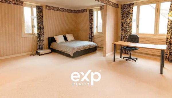 Propriété atypique de 403 m²