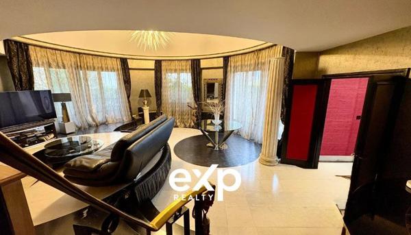 Propriété atypique de 403 m²