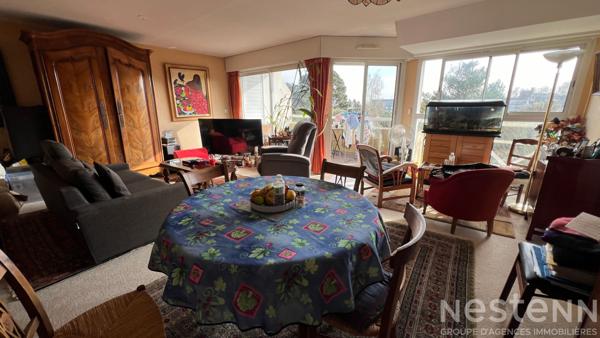 Confort et emplacement idéal : grand T4 avec terrasse ensoleillée, garage et cave à Auray