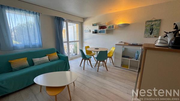 QUIBERON - Studio rénové en centre-ville avec balcon et place de stationnement