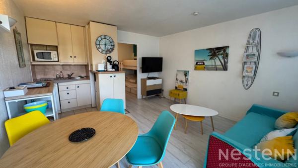 QUIBERON - Studio rénové en centre-ville avec balcon et place de stationnement