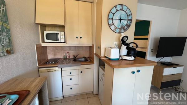 QUIBERON - Studio rénové en centre-ville avec balcon et place de stationnement