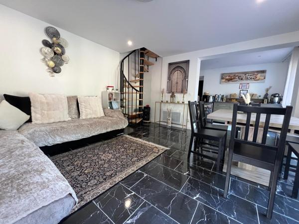 Rénovée 3 chambres plus bureau, beau jardin