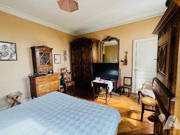 Maison centre ville avec garages