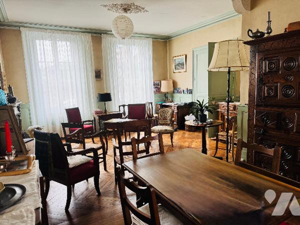 Maison centre ville avec garages