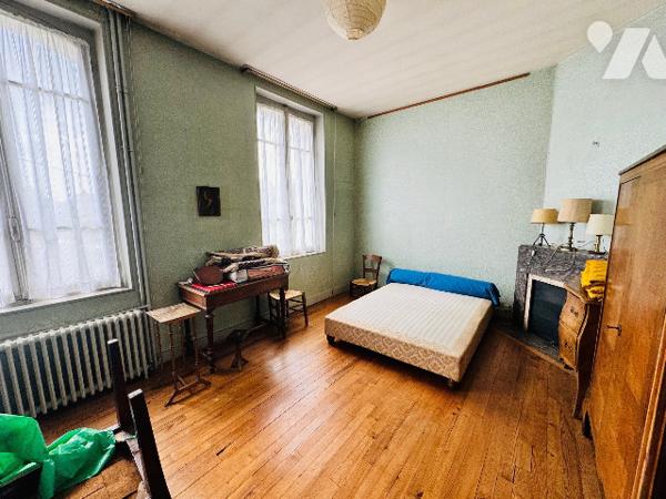 Maison centre ville avec garages