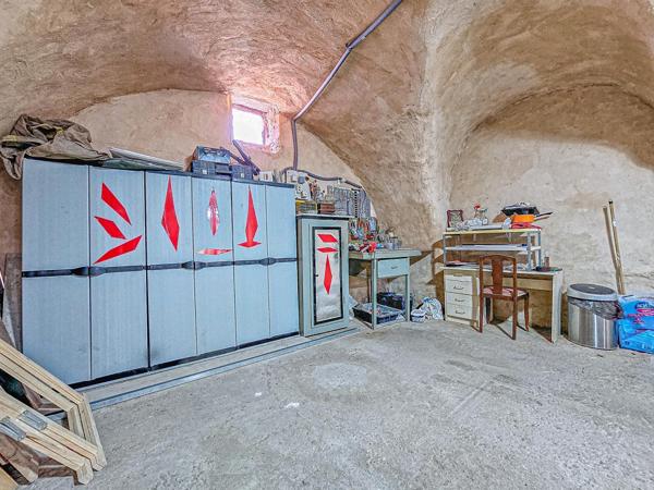 Appartement en très bon état avec balcon et grand garage