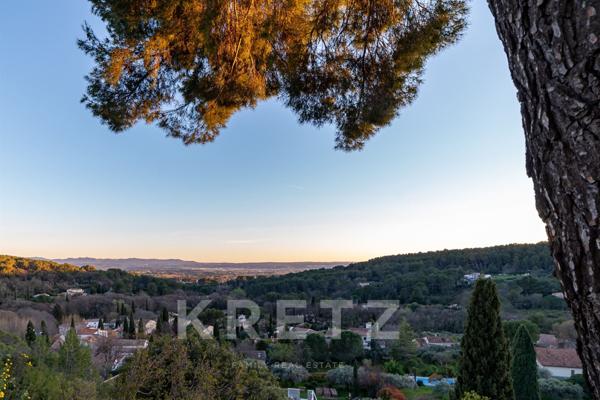 Aix-en-Provence – Villa contemporaine neuve de 220 m2 , 4. chambres, avec vue panoramique exceptionn