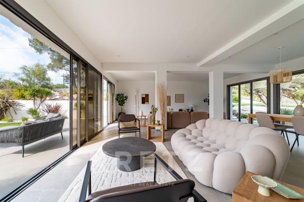 Aix-en-Provence – Villa contemporaine neuve de 220 m2 , 4. chambres, avec vue panoramique exceptionn