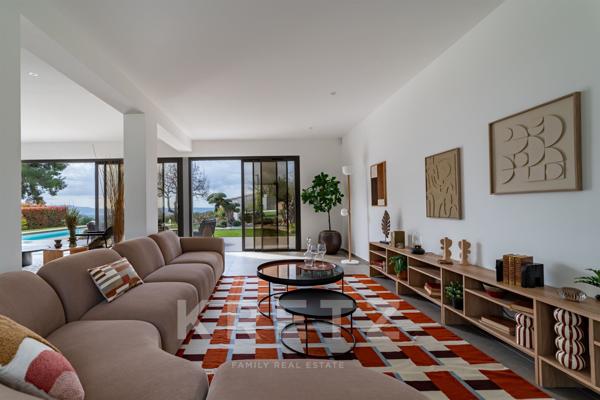 Aix-en-Provence – Villa contemporaine neuve de 220 m2 , 4. chambres, avec vue panoramique exceptionn