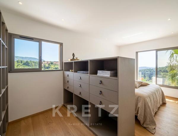 Aix-en-Provence – Villa contemporaine neuve de 220 m2 , 4. chambres, avec vue panoramique exceptionn