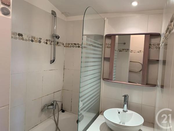 Maison à vendre  1 pièce - 24,27 m 2   MARSEILLE  - 13015