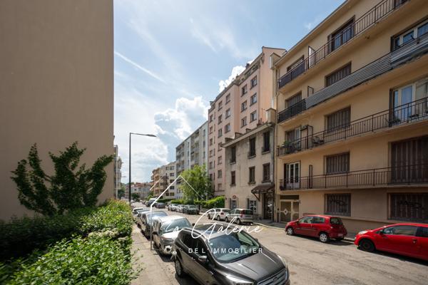 IMMEUBLE DE RAPPORT A FORT POTENTIEL PROCHE GRANDS BOULEVARDS