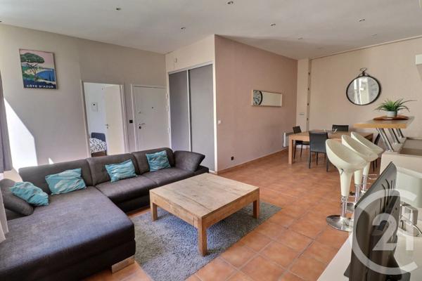 Appartement T3 à vendre  3 pièces - 82,56 m 2   CHATEAURENARD  - 13