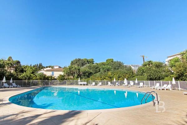 Quartier Saint Jean, bel appartement d'angle de 4 pièces à vendre en dernier étage