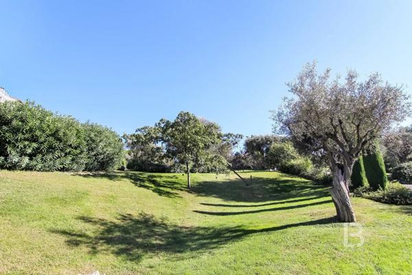 Quartier Saint Jean, bel appartement d'angle de 4 pièces à vendre en dernier étage