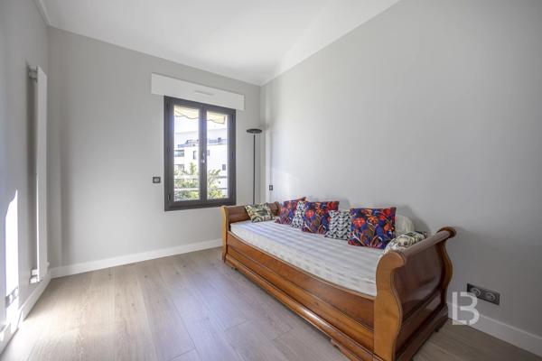 Quartier Saint Jean, bel appartement d'angle de 4 pièces à vendre en dernier étage