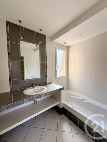 Maison à vendre  4 pièces - 102,88 m 2   RODEZ  - 12