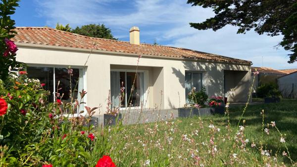 A 250 m de la corniche de Sion propriete de 4 ch (180 m2 hab) sur 1 000 m2 de terrain