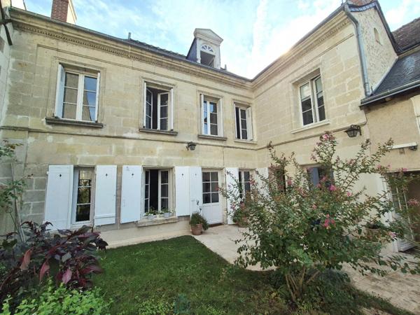 Centre-ville d'Amboise, maison de maître, jardin, dépendances