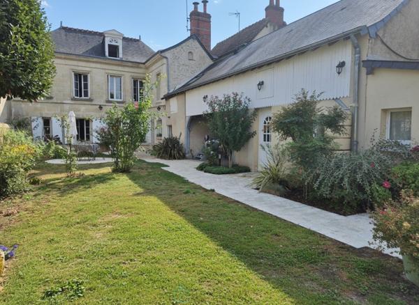 Centre-ville d'Amboise, maison de maître, jardin, dépendances