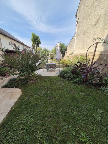Centre-ville d'Amboise, maison de maître, jardin, dépendances