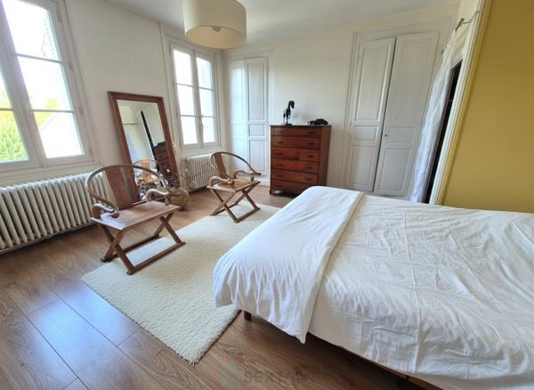 Centre-ville d'Amboise, maison de maître, jardin, dépendances