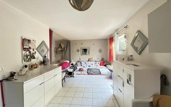 Appartement à vendre    1 pièce • 30 m2 Nîmes