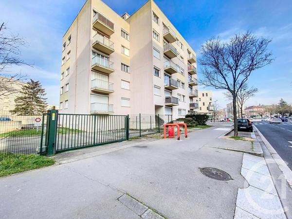 Appartement F5 à vendre  5 pièces - 98,59 m2 ST PRIEST - 69