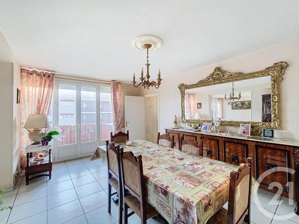 Appartement F5 à vendre  5 pièces - 98,59 m2 ST PRIEST - 69