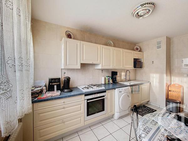 Appartement F5 à vendre  5 pièces - 98,59 m2 ST PRIEST - 69