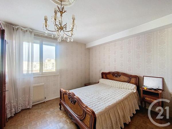 Appartement F5 à vendre  5 pièces - 98,59 m2 ST PRIEST - 69