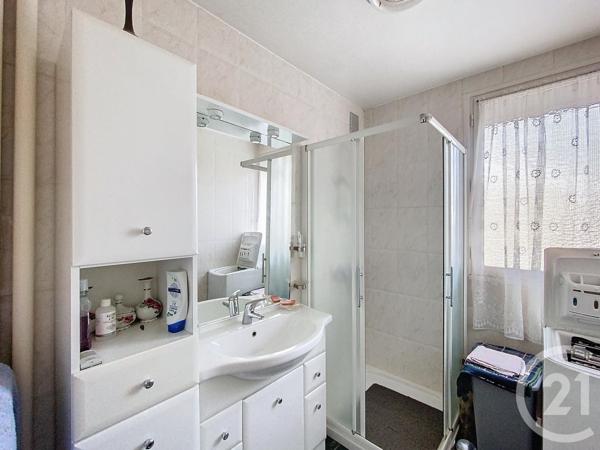 Appartement F5 à vendre  5 pièces - 98,59 m2 ST PRIEST - 69