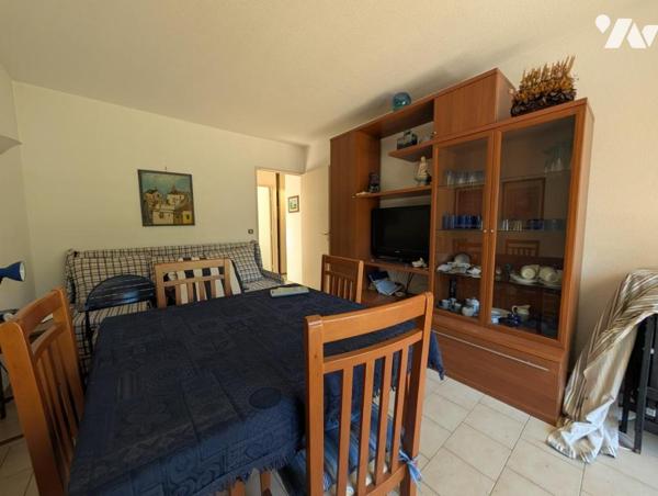  Adorable 2 pièces en rez-de-jardin avec grand extérieur au calme