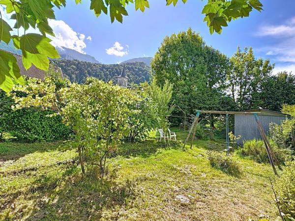 Maison de village en pierres avec extérieurs, DPE à 23 points du D !