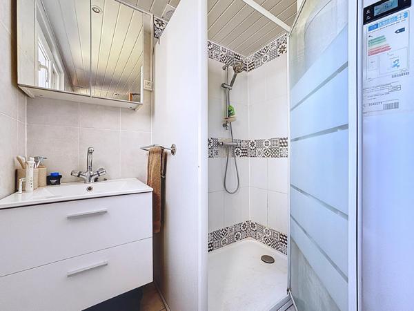 Maison de village en pierres avec extérieurs, DPE à 23 points du D !